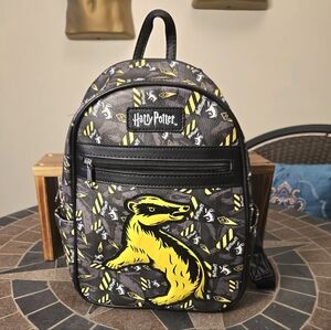 NWOT Loungefly Harry Potter Hufflepuff Mini Packpack
